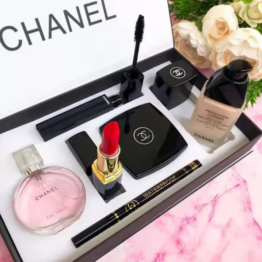 Chanel Royal Mekaup Set